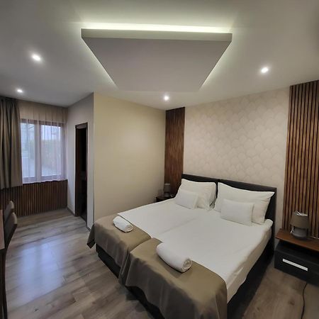 Bed and Breakfast Vén Diófa De Lux Panzió Szeged Exterior foto