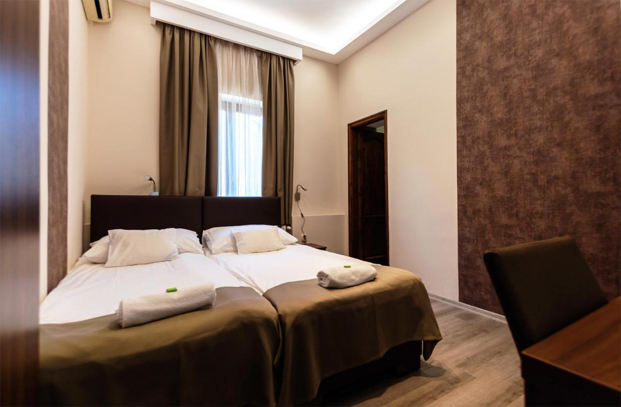 Bed and Breakfast Vén Diófa De Lux Panzió Szeged Exterior foto