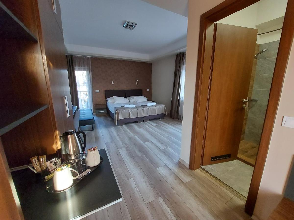 Bed and Breakfast Vén Diófa De Lux Panzió Szeged Exterior foto